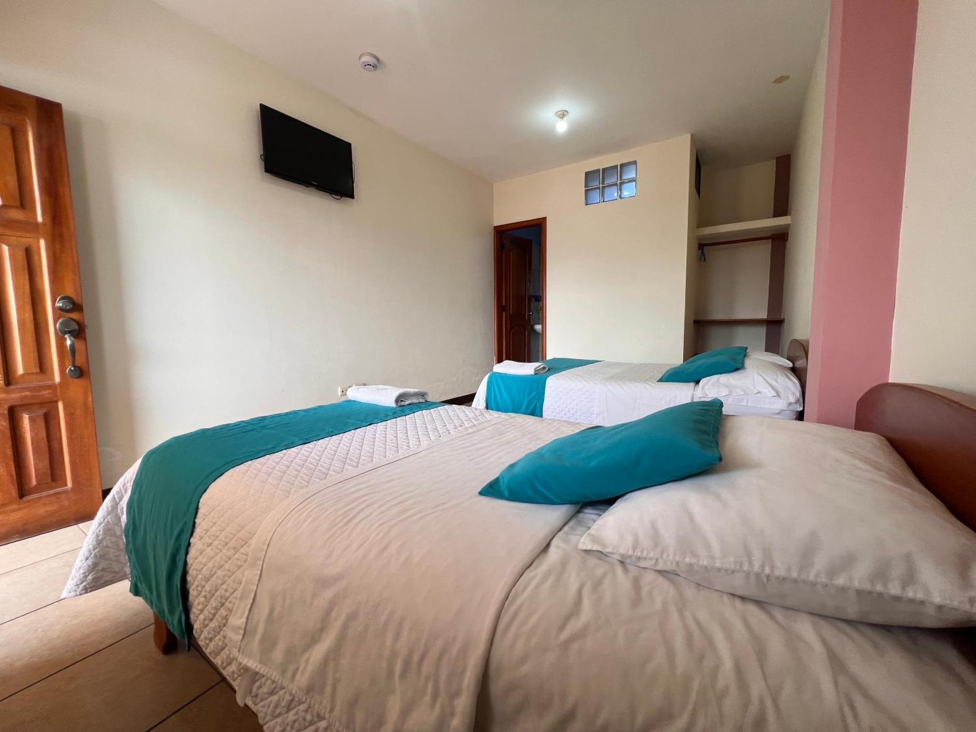 Hostal Casa Cascada Пуэрто-Айора Экстерьер фото