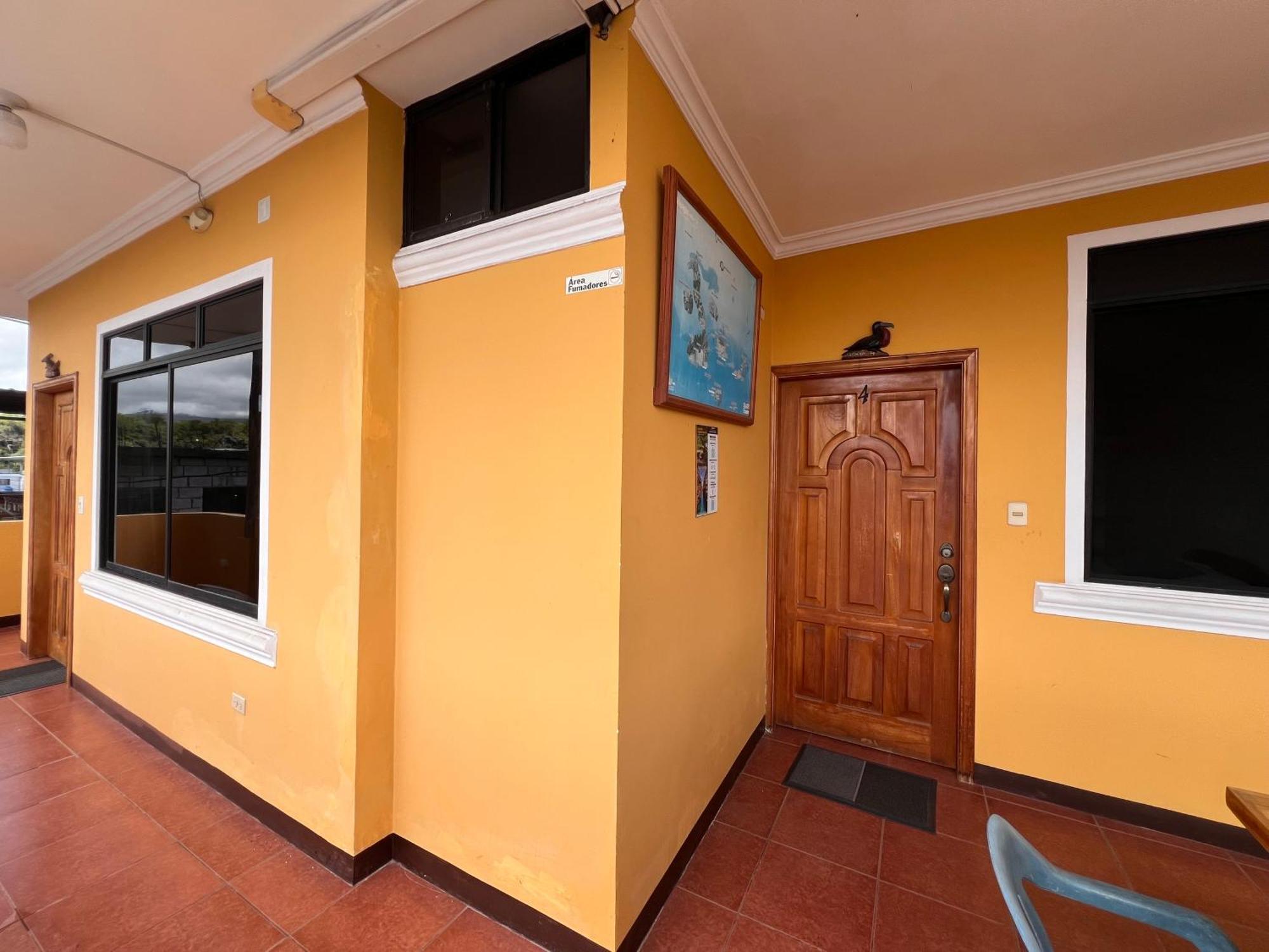 Hostal Casa Cascada Пуэрто-Айора Экстерьер фото