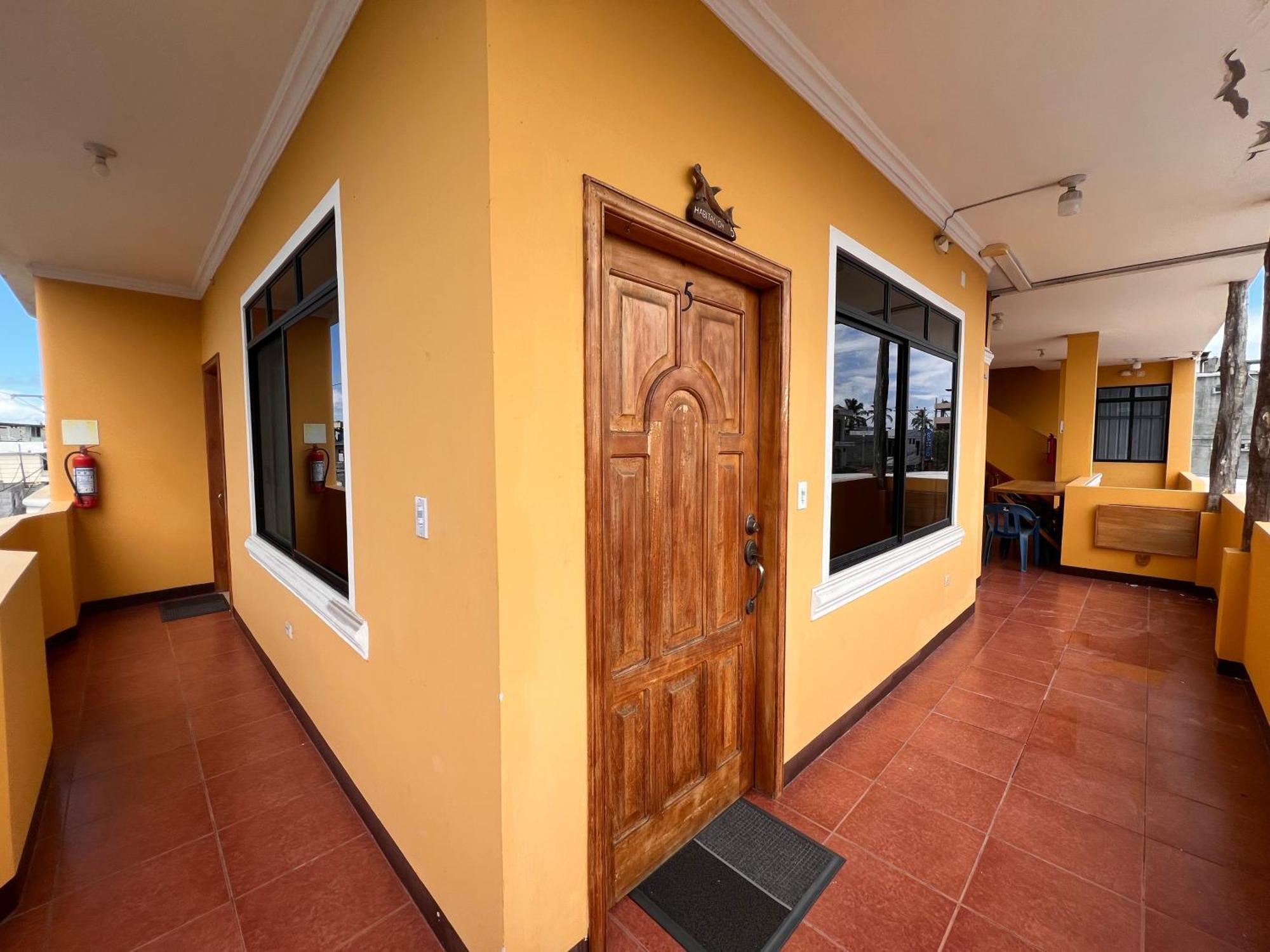 Hostal Casa Cascada Пуэрто-Айора Экстерьер фото