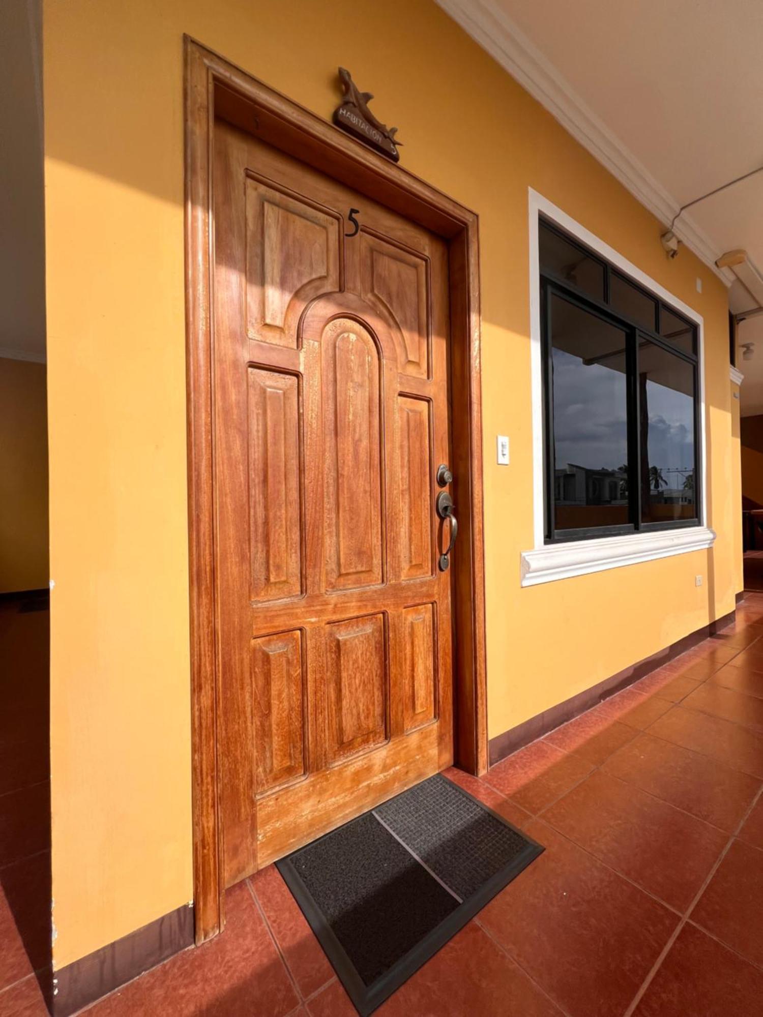 Hostal Casa Cascada Пуэрто-Айора Экстерьер фото