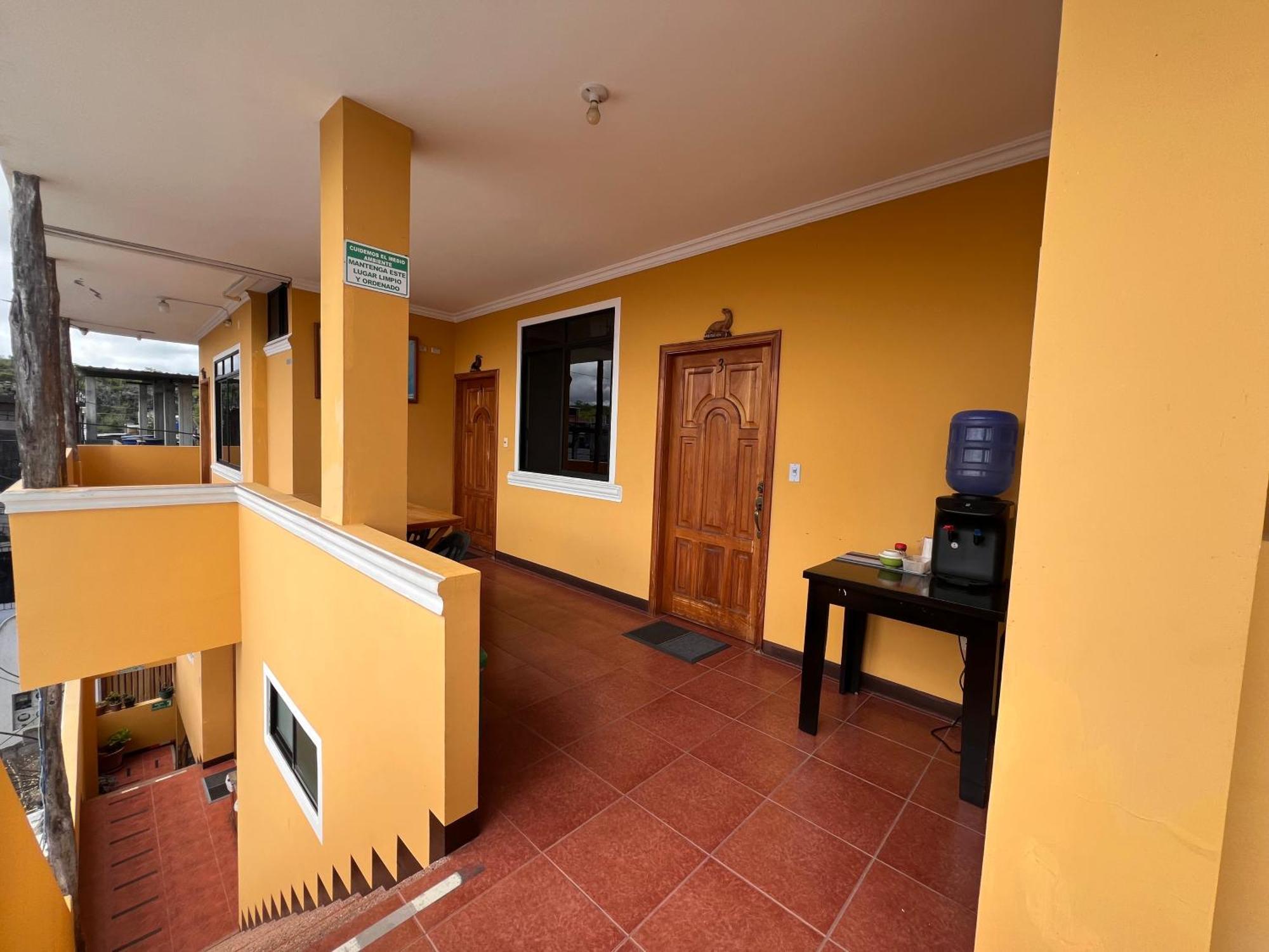 Hostal Casa Cascada Пуэрто-Айора Экстерьер фото