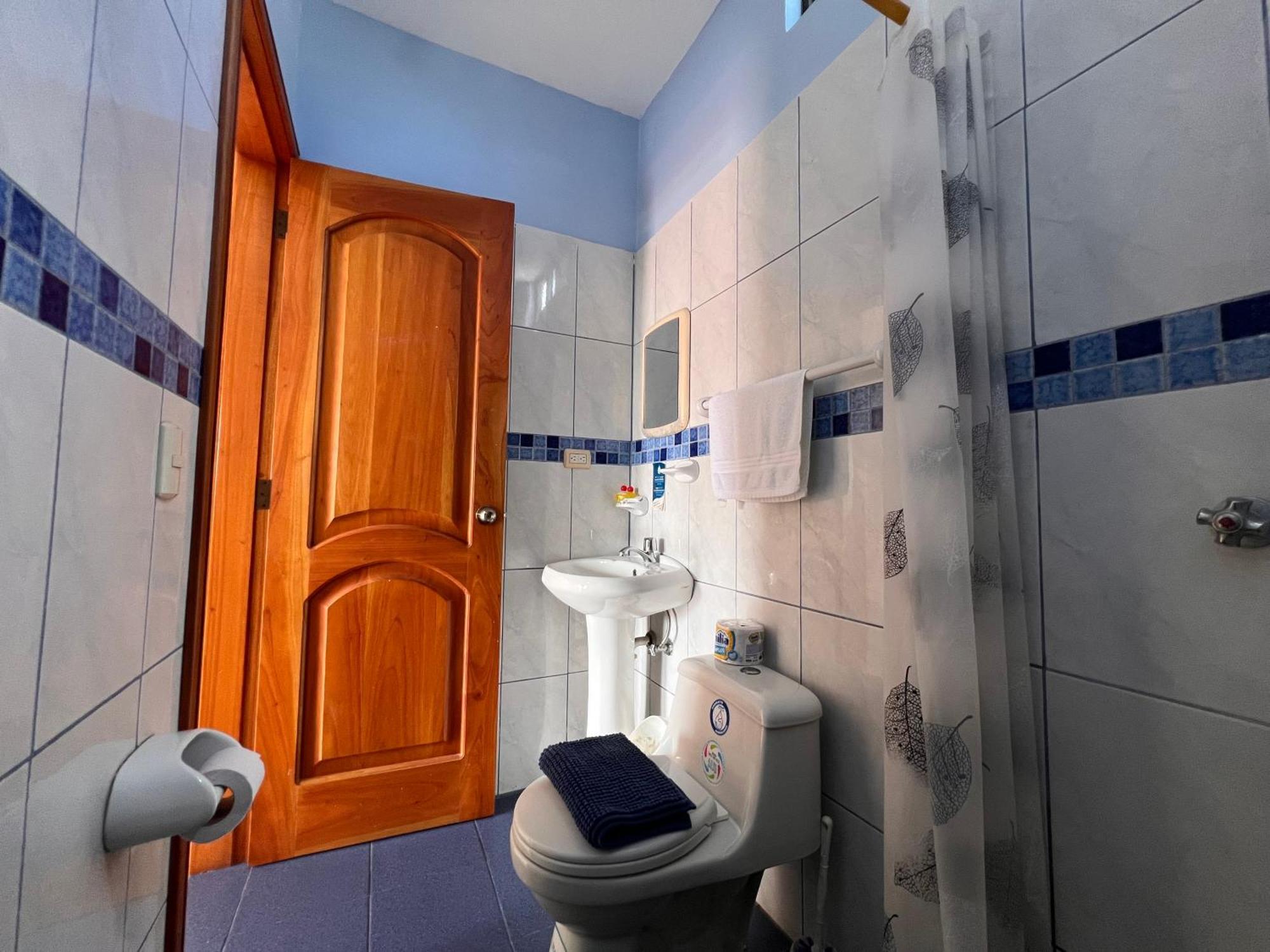 Hostal Casa Cascada Пуэрто-Айора Экстерьер фото