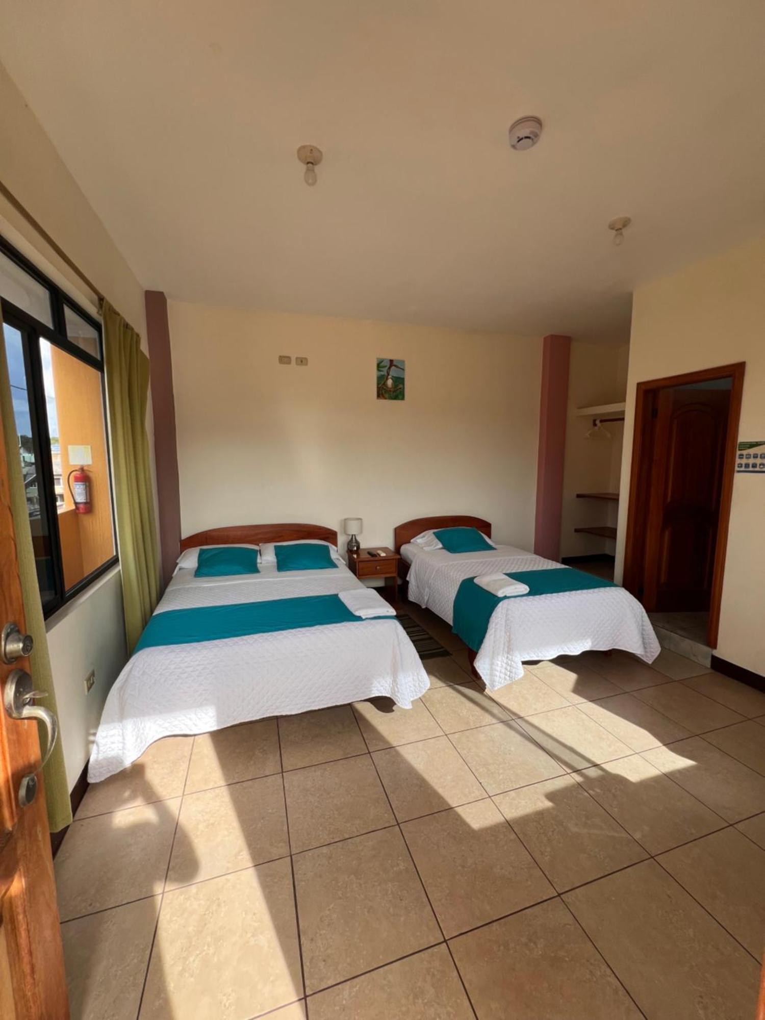 Hostal Casa Cascada Пуэрто-Айора Экстерьер фото
