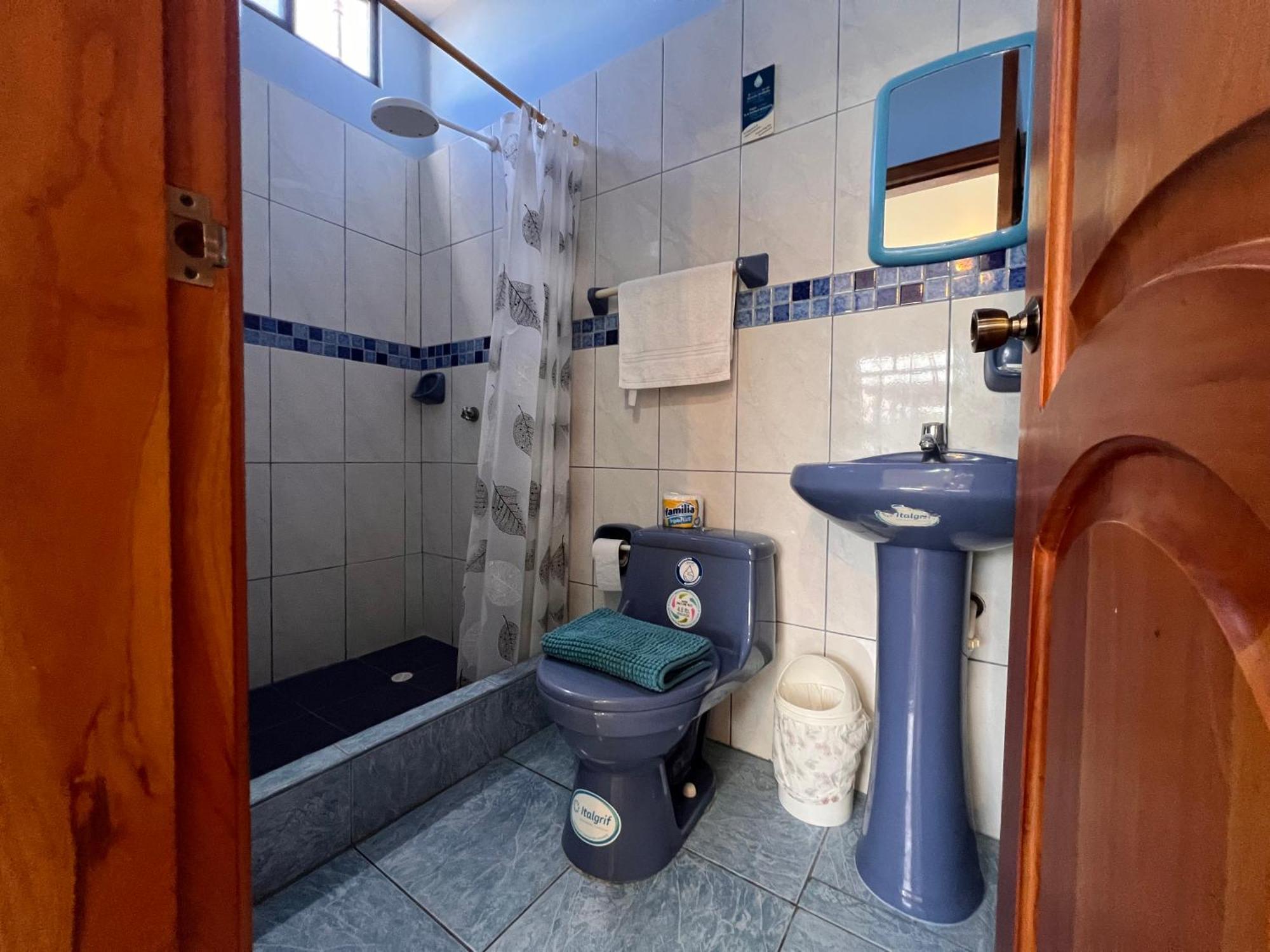 Hostal Casa Cascada Пуэрто-Айора Экстерьер фото