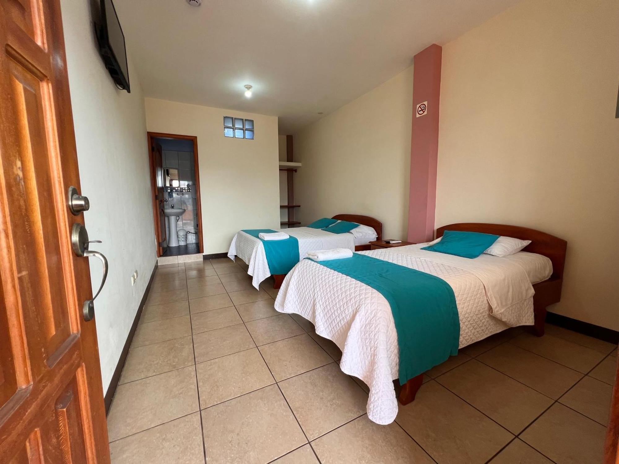 Hostal Casa Cascada Пуэрто-Айора Экстерьер фото