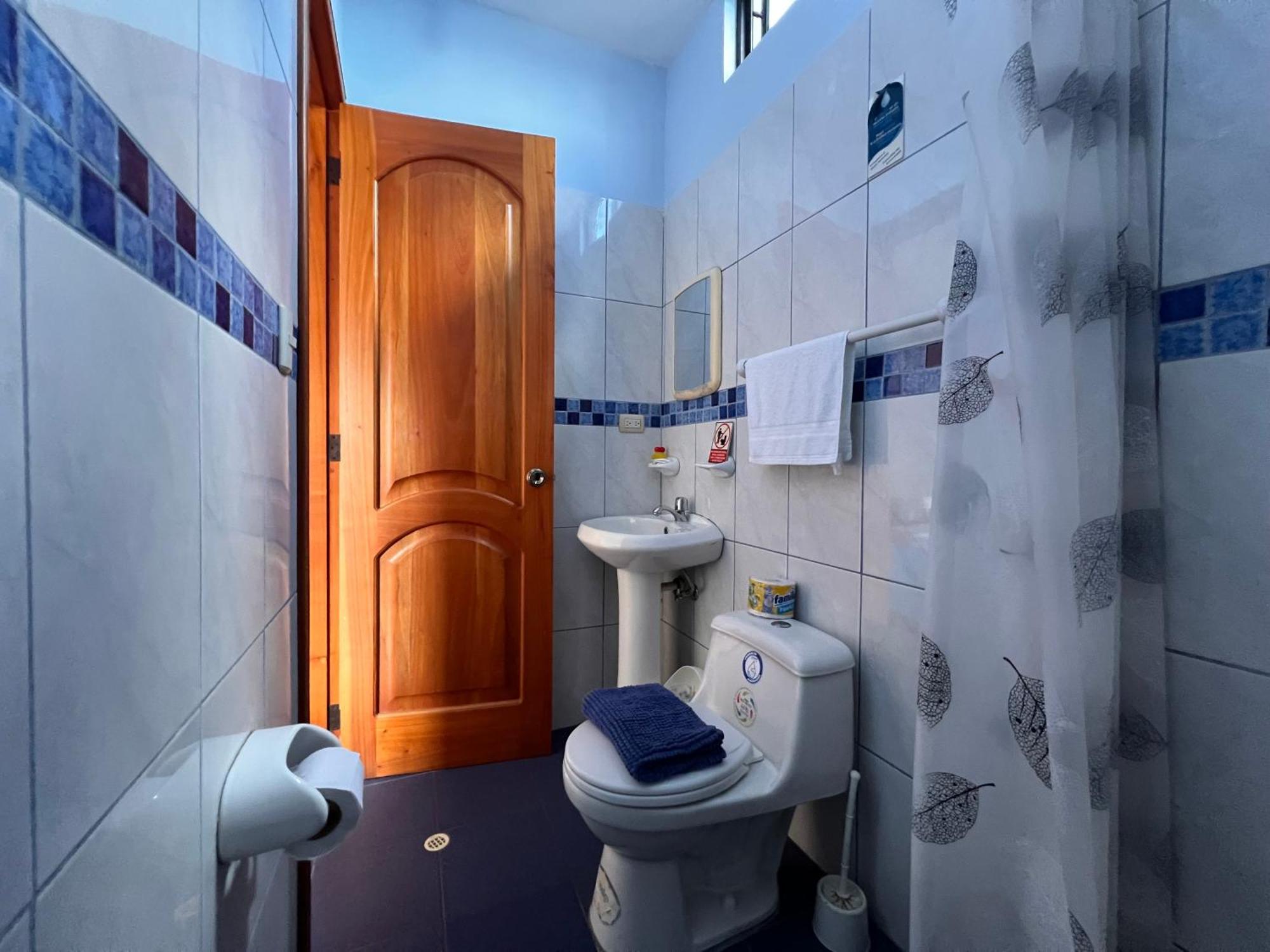 Hostal Casa Cascada Пуэрто-Айора Экстерьер фото