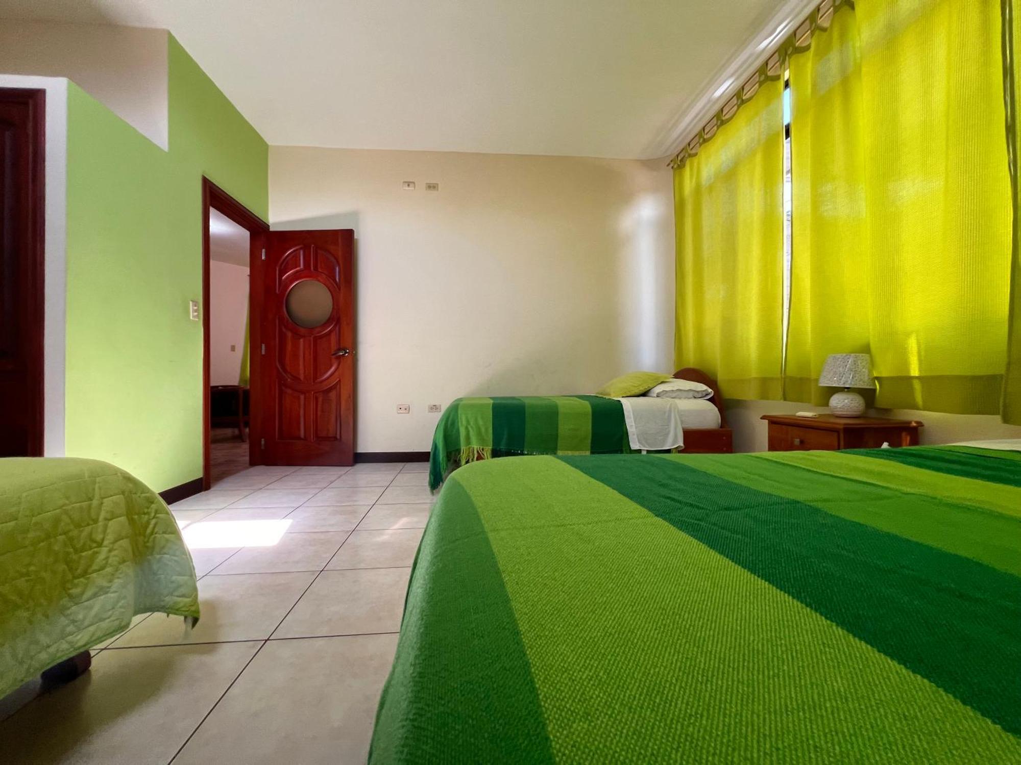 Hostal Casa Cascada Пуэрто-Айора Экстерьер фото